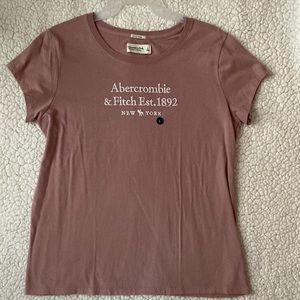 Abercrombie T-Shirt size L. Lilac color